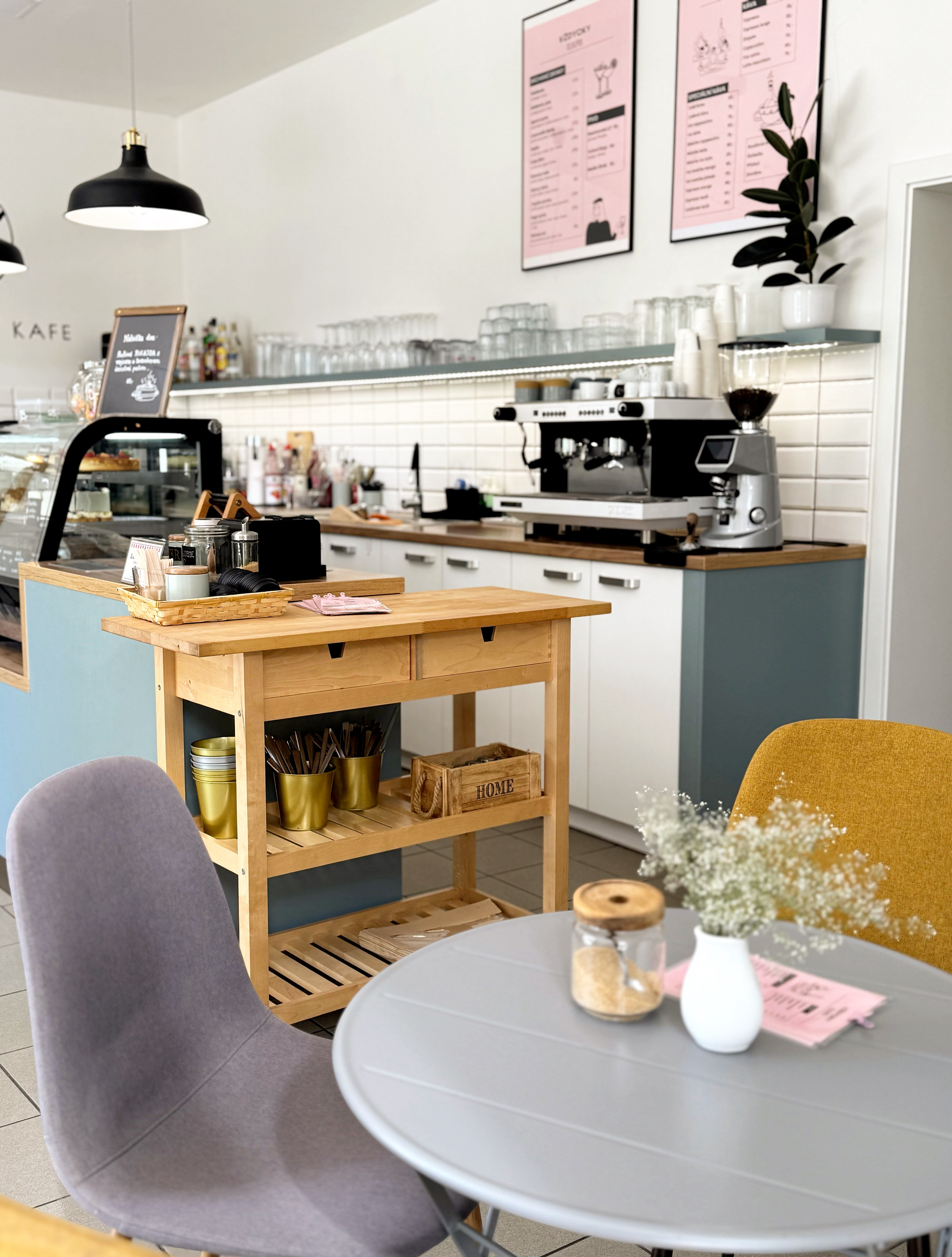 interier v kavárně Vždycky kafe